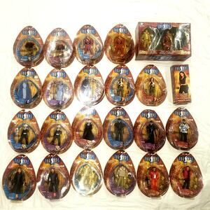 Complete Farscape Action Figure Collection - 26 Figures, Rare Variants, All New